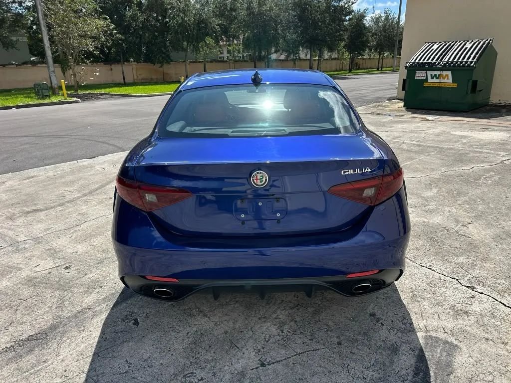 Sedan in Hollywood, FL, United States 5 - 19040926