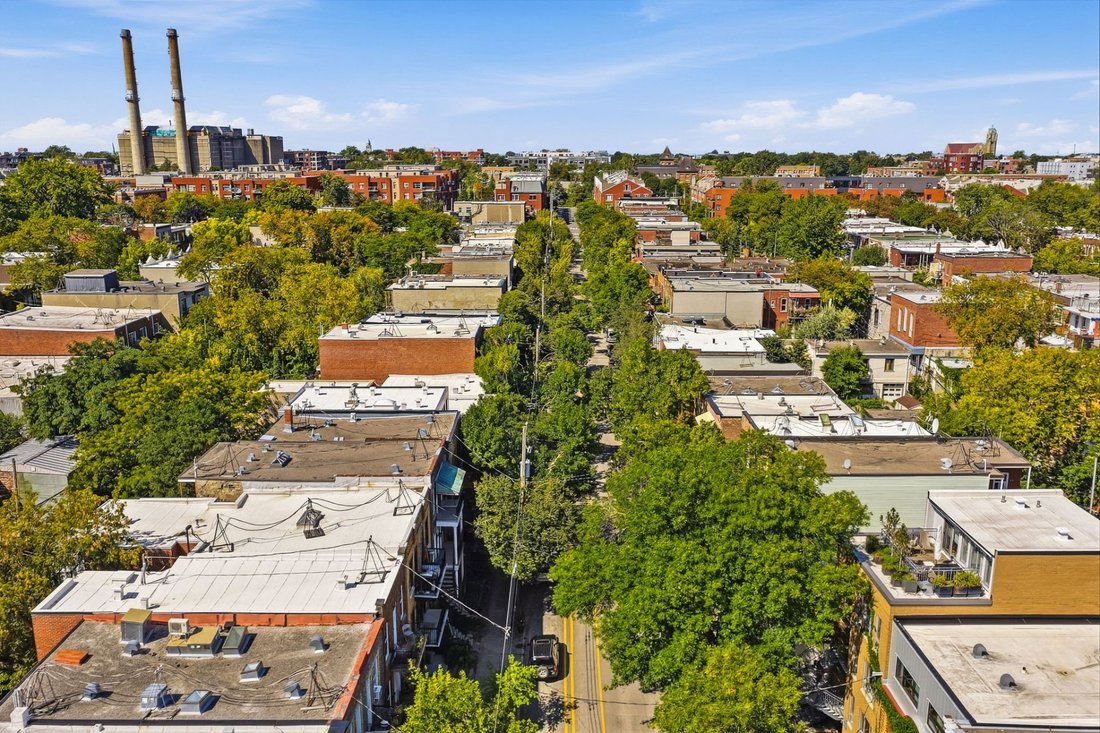 Montréal, Quebec, Canada 4 - 19040240