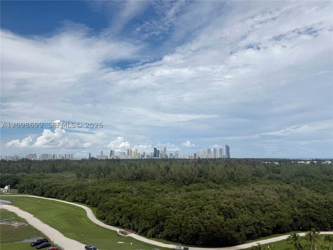 Condo in North Miami Beach, Florida, United States 2 - 19039609