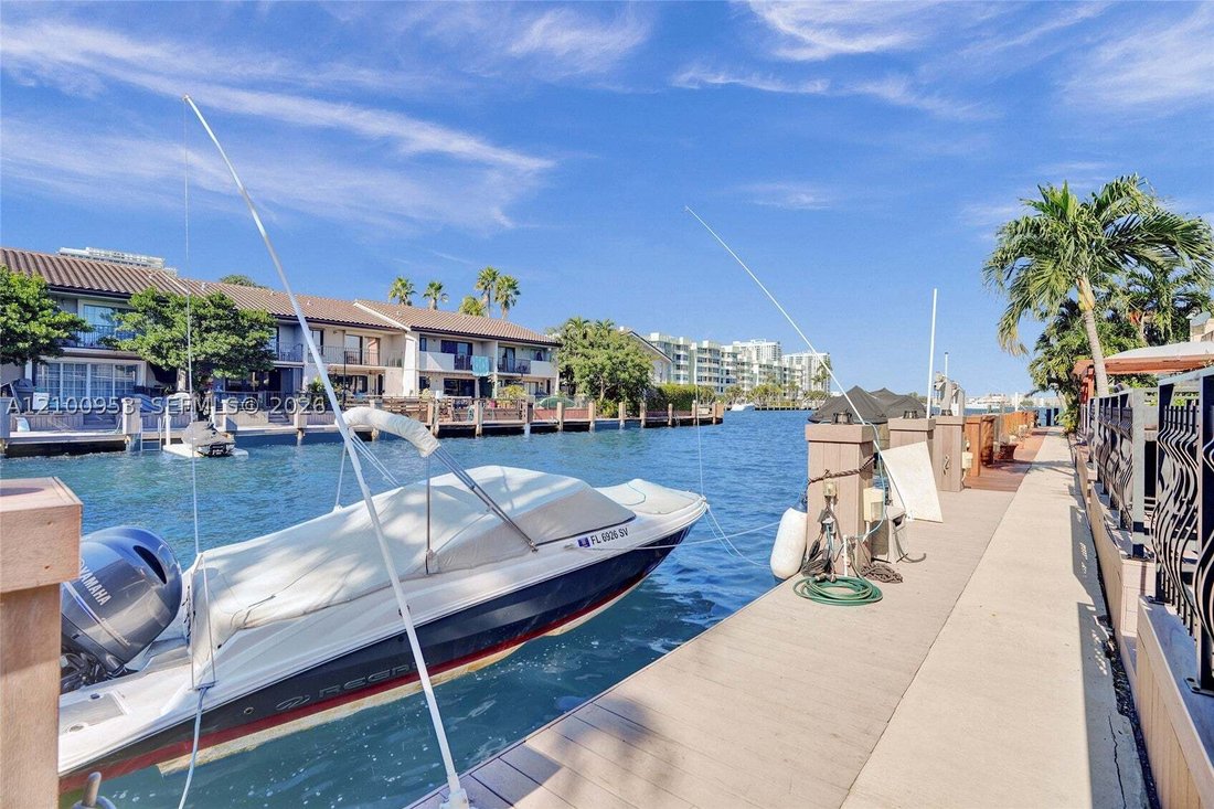Townhouse in Golden Beach, Florida, United States 1 - 19039606