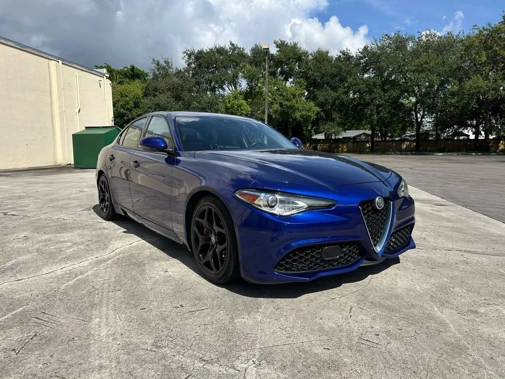 Sedan in Hollywood, FL, United States 3 - 19040926