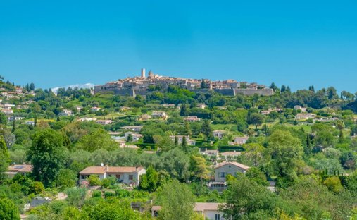 Maison à Saint-Paul-de-Vence, Provence-Alpes-Côte d'Azur, France 1