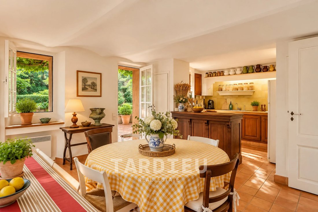 House in Zone Ouest Urbaine, Saint-Tropez, France 4 - 19037193