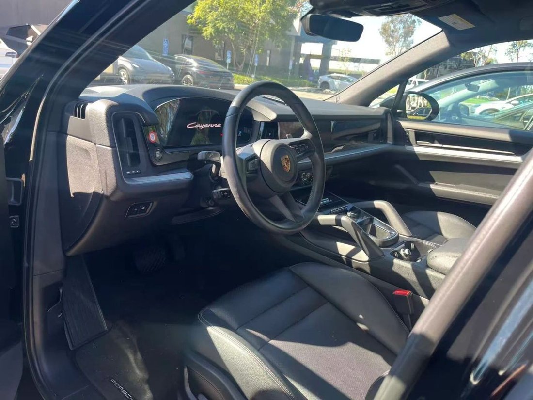 Suv in Costa Mesa, CA, United States 3 - 19040706