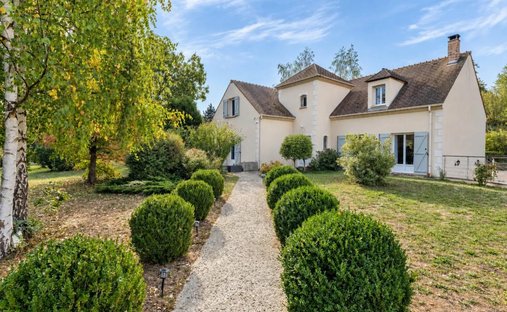 House in Luzarches, Ile-de-France, France 1