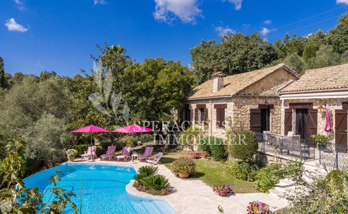 Casa en Saint-Cézaire-sur-Siagne, Provenza-Alpes-Costa Azul, Francia 1