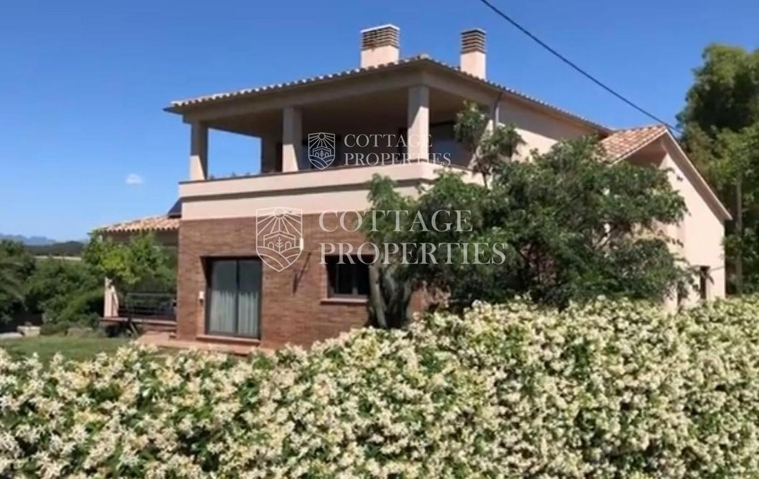 Villa in Palau de Santa Eulalia, Catalonia, Spain 1 - 18353044