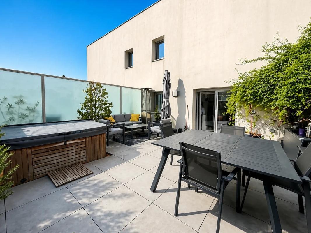 Apartment in Villeurbanne, Auvergne-Rhône-Alpes, France 2 - 19040432