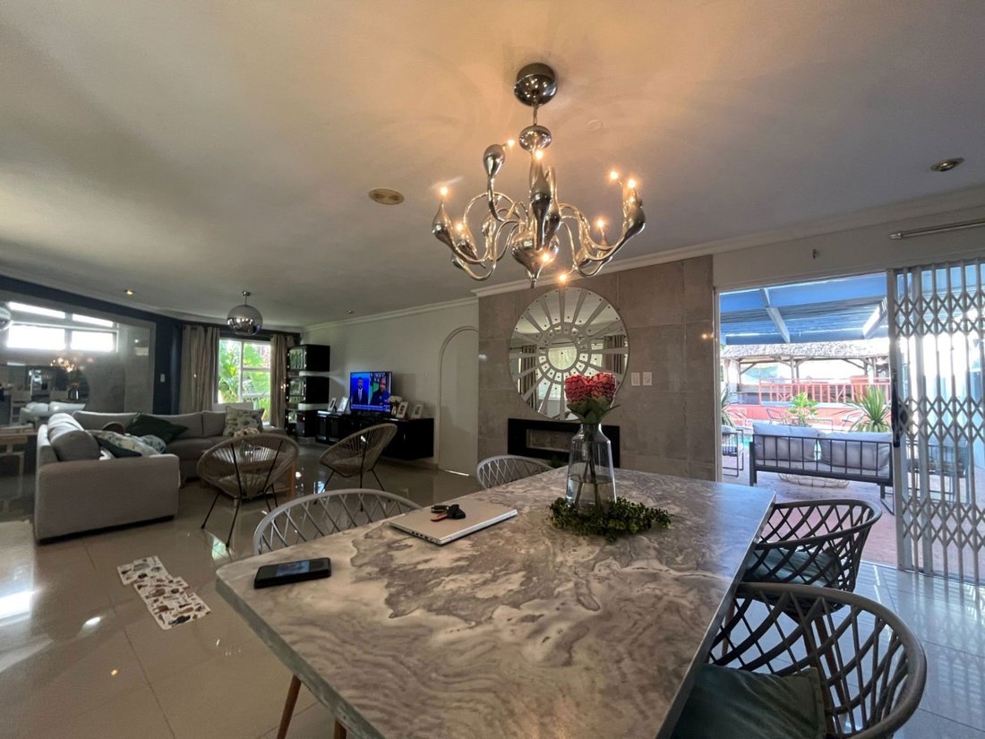 House in Plattekloof 3, Northern Suburbs, Cape Town 1 - 19039265