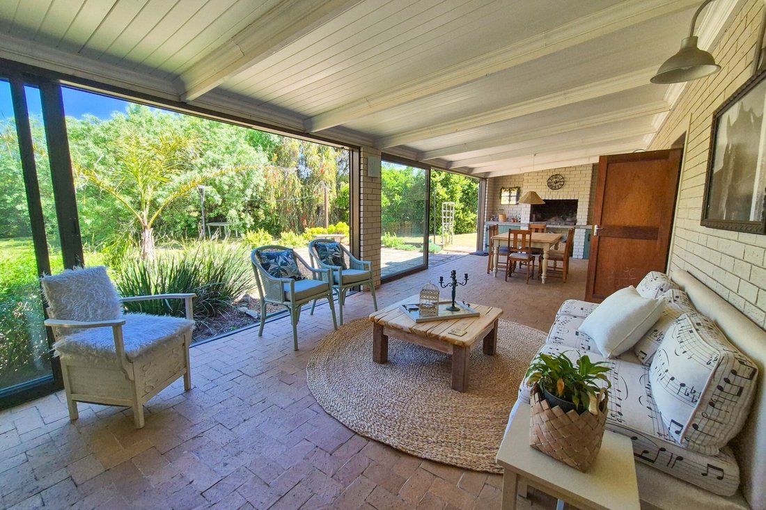 House in Vierlanden Kleinhoewes, Northern Suburbs, Cape Town 1 - 19040484