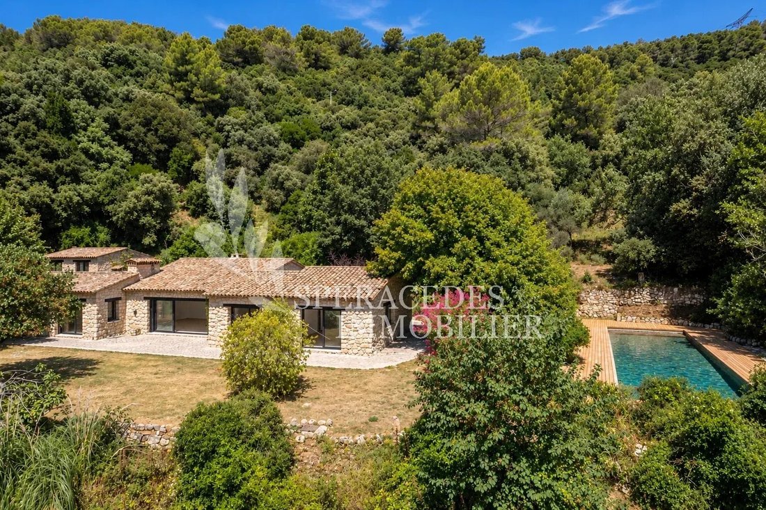 Anwesen in Saint-Cézaire-sur-Siagne, Provence-Alpes-Côte d'Azur, Frankreich 1 - 17646987