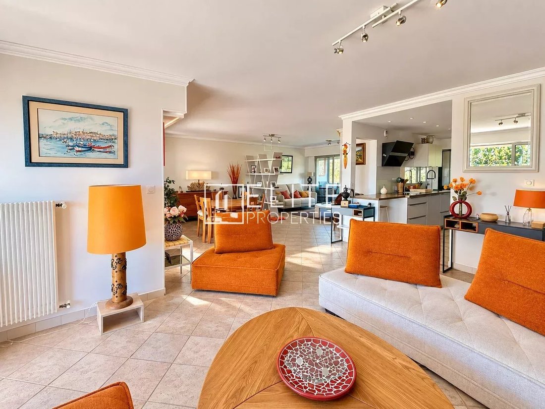 Appartamento a Grasse, Provenza-Alpi-Costa Azzurra, Francia 3 - 19037175