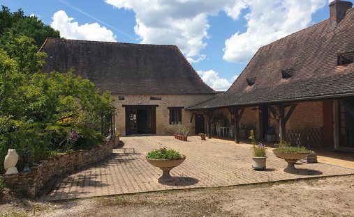 Estate in Rouffignac-Saint-Cernin-de-Reilhac, Nouvelle-Aquitaine, France 1