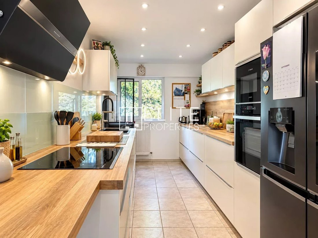 Appartamento a Grasse, Provenza-Alpi-Costa Azzurra, Francia 4 - 19037175