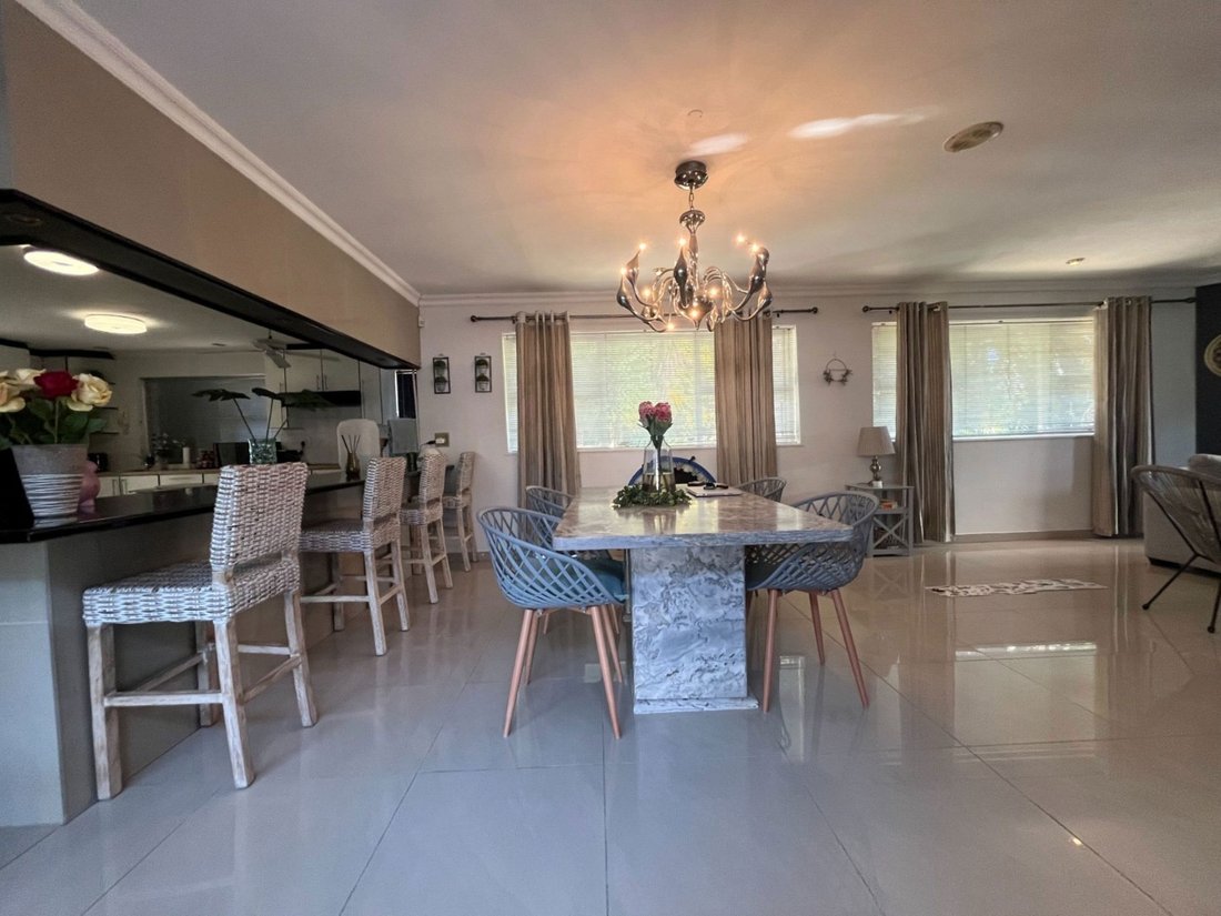 House in Plattekloof 3, Northern Suburbs, Cape Town 5 - 19039265