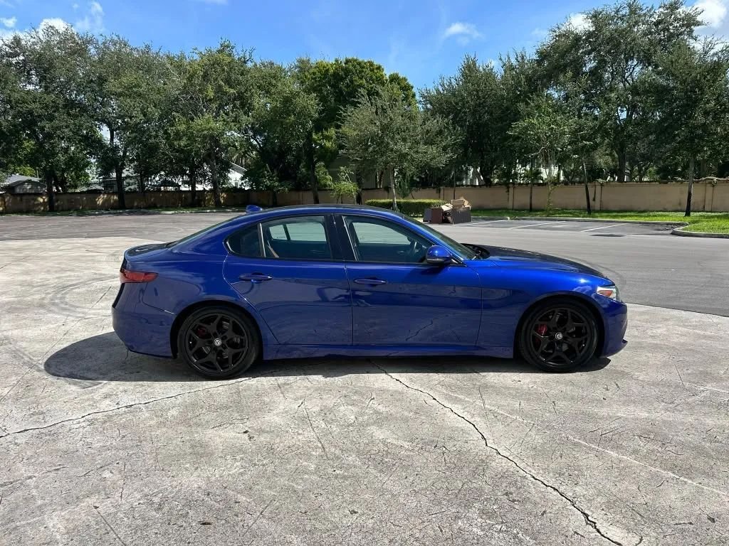 Sedan in Hollywood, FL, United States 4 - 19040926