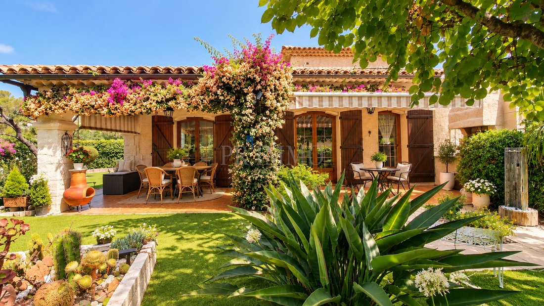Villa en Le Dramont-Agay-Anthéor-Le Trayas, Saint-Raphaël, Francia 1 - 18629780