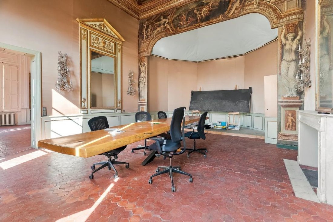Apartment in Comtale-Cente-Cours Mirabeau, Aix-en-Provence, France 2 - 19037325