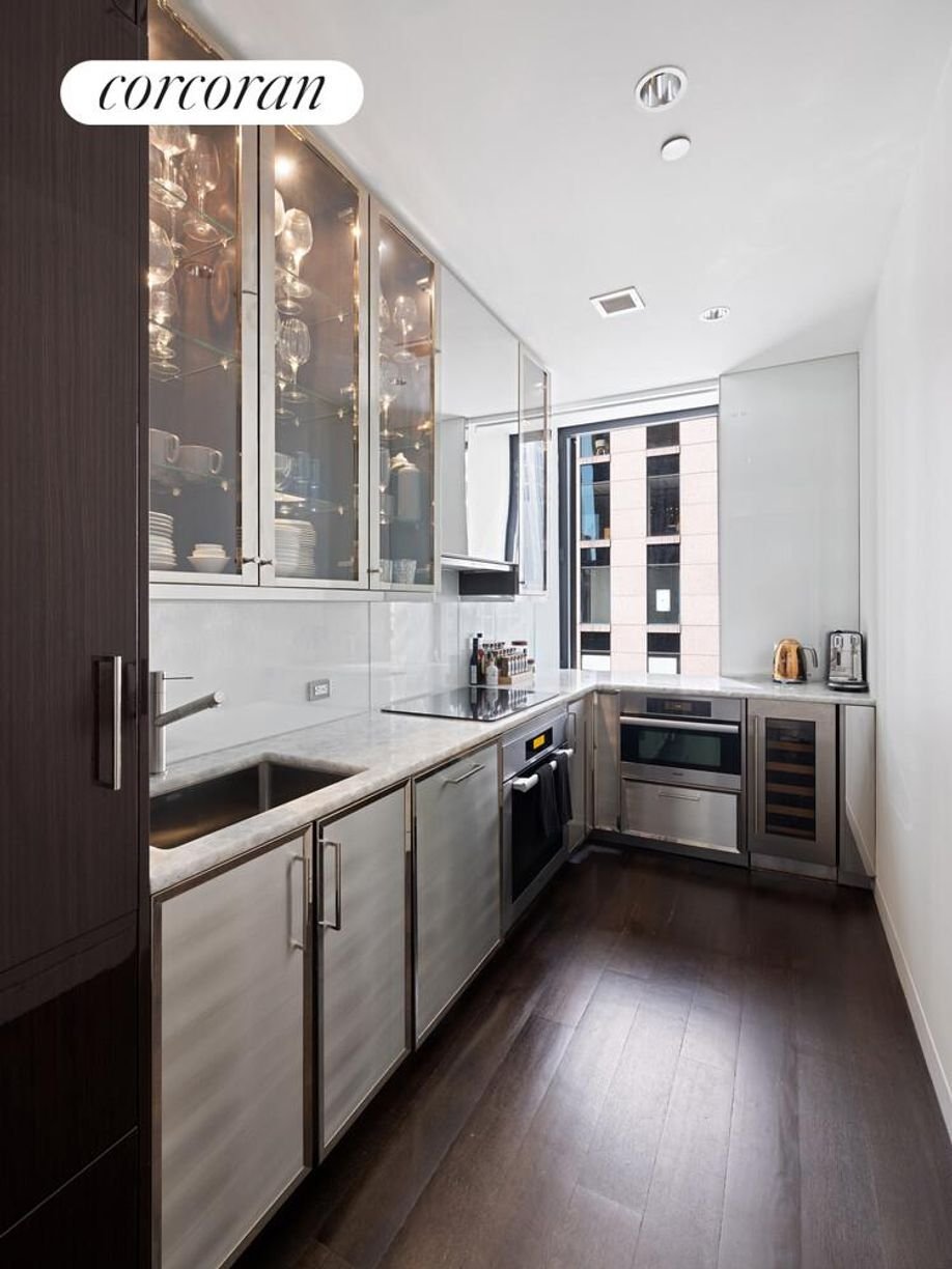 Condo in New York, New York, United States 3 - 19038293
