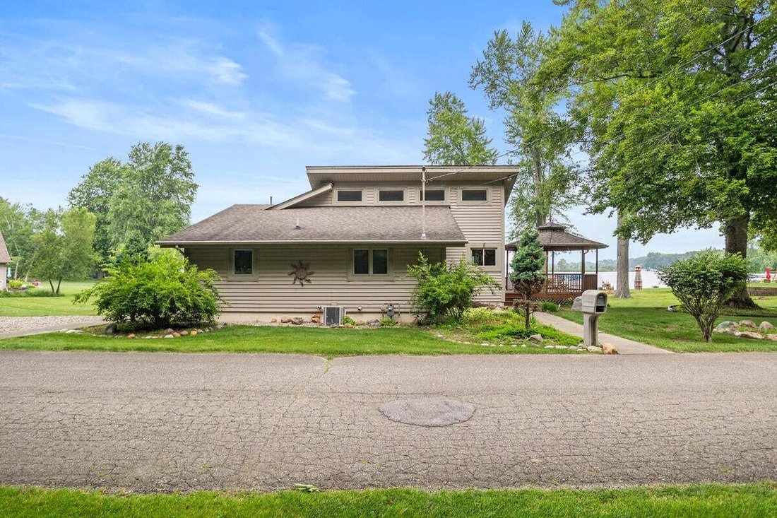 House in Quincy, Michigan, United States 5 - 19040079
