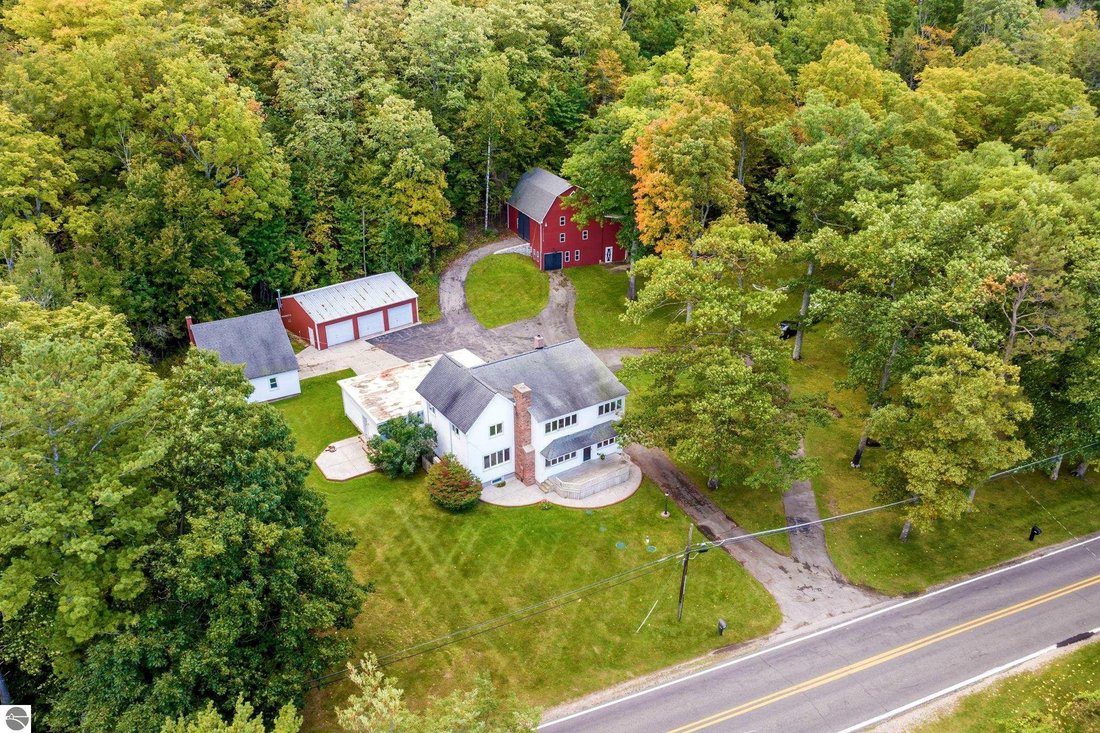 House in Traverse City, Michigan, United States 1 - 19040181