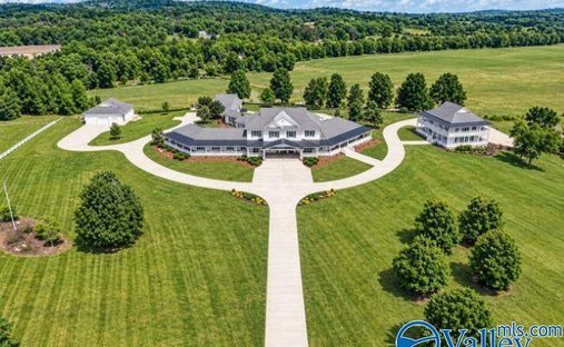 Farm Ranch in Fayetteville, Tennessee, United States 1
