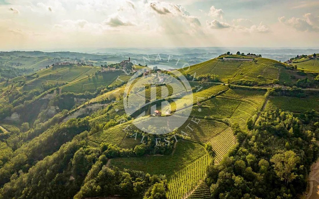 Anwesen in Canelli, Piemont, Italien 1 - 19037494
