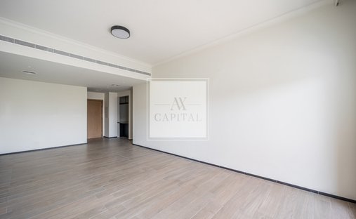 Apartment in Umm Suqeim, Dubai, United Arab Emirates 1