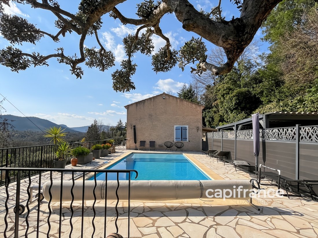 Villa a Bagnols-en-Forêt, Provenza-Alpi-Costa Azzurra, Francia 1 - 19037370