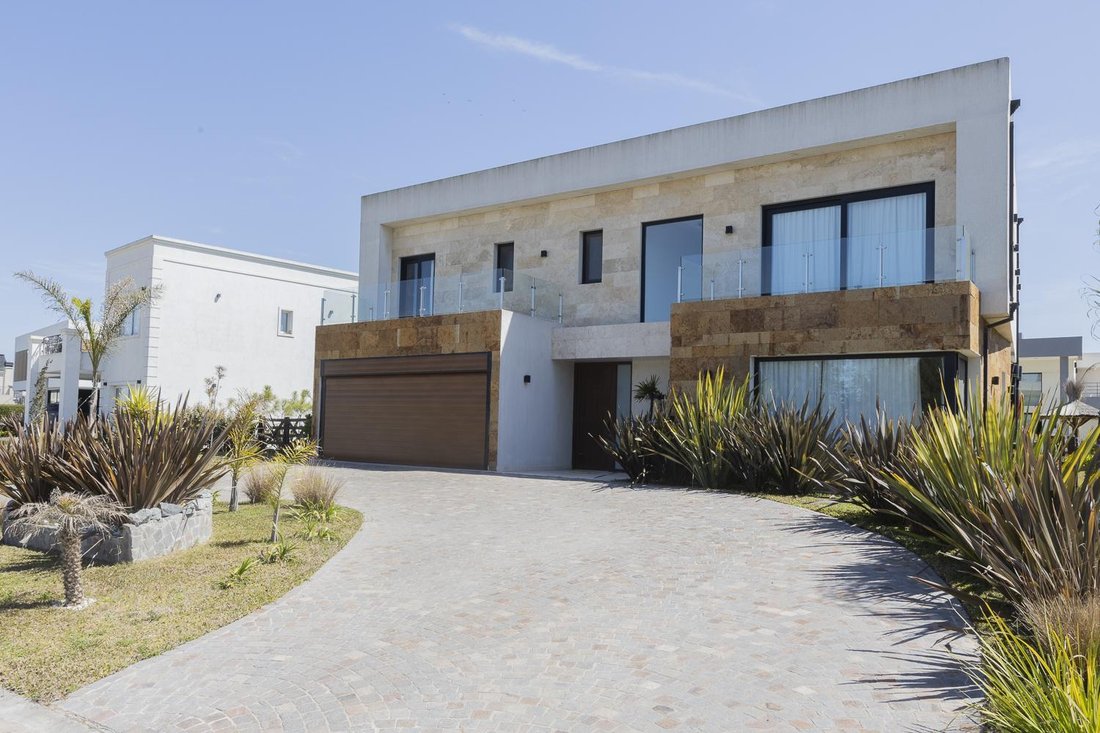 Haus in Ezeiza, Provinz Buenos Aires, Argentinien 1 - 19038054
