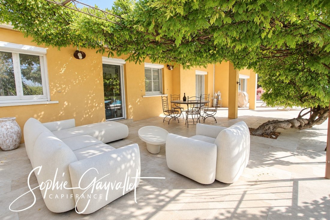 Villa in Noyau Villageois-Zone Urbaine, Velaux, France 2 - 19037599