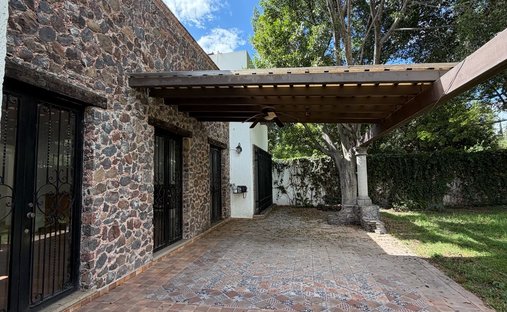 House in Santiago de Querétaro, Querétaro, Mexico 1