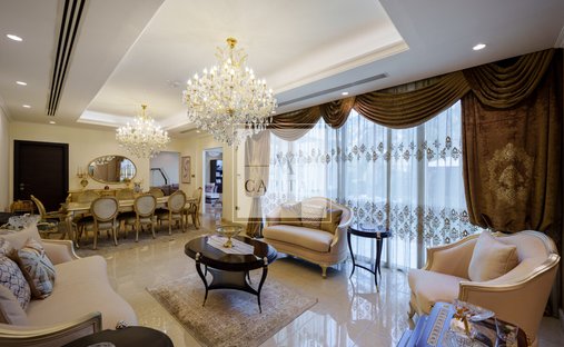 Villa in Jumeirah Beach Residence, Dubai, United Arab Emirates 1