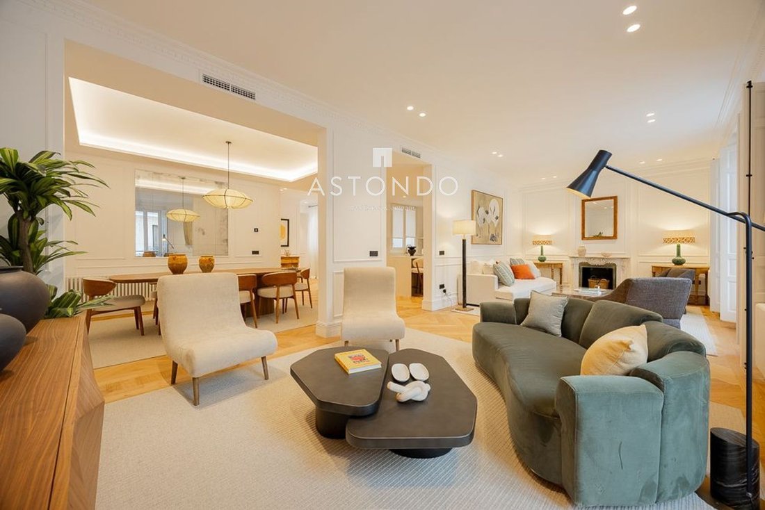 Apartment in Chamberi, Madrid, Spain 2 - 19039255