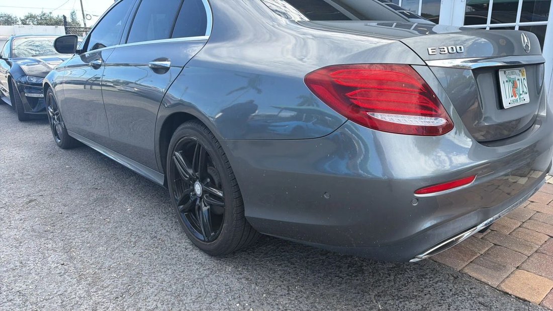 Sedan in Boynton Beach, FL, United States 3 - 19040675