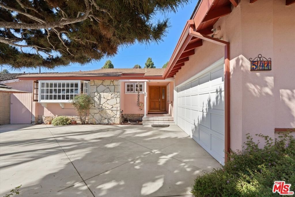 House in Signal Hill, California, United States 3 - 19039163
