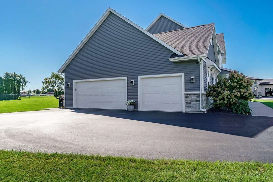 House in Beloit, Wisconsin, United States 5 - 19038313