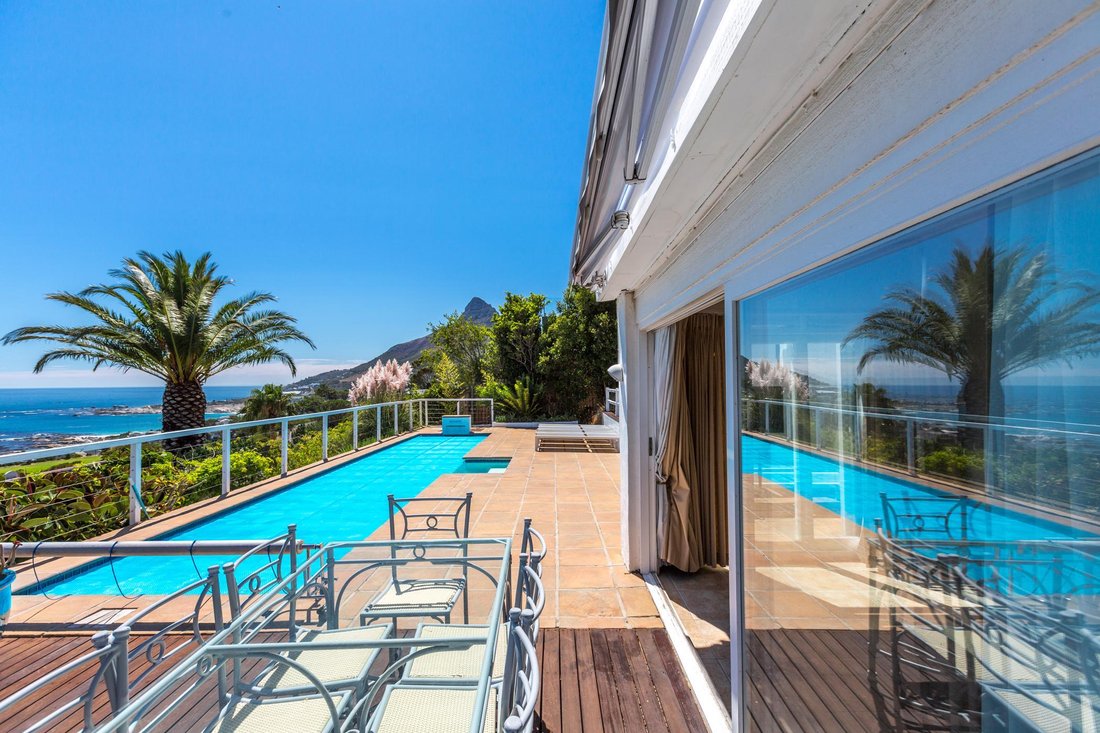 House in Camps Bay, Atlantic Seaboard, Cape Town 3 - 19038956