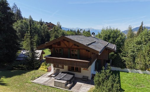 Chalet in La Perrière, Courchevel, France 1