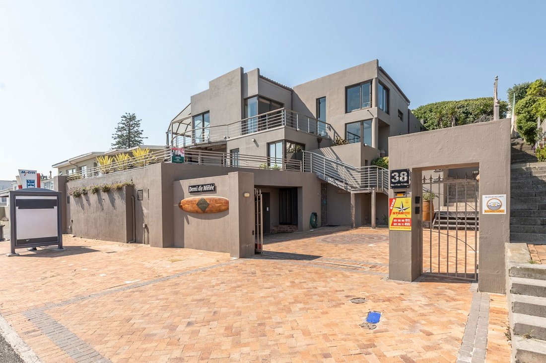 House in Table View, Blaauwberg, Cape Town 1 - 19038966