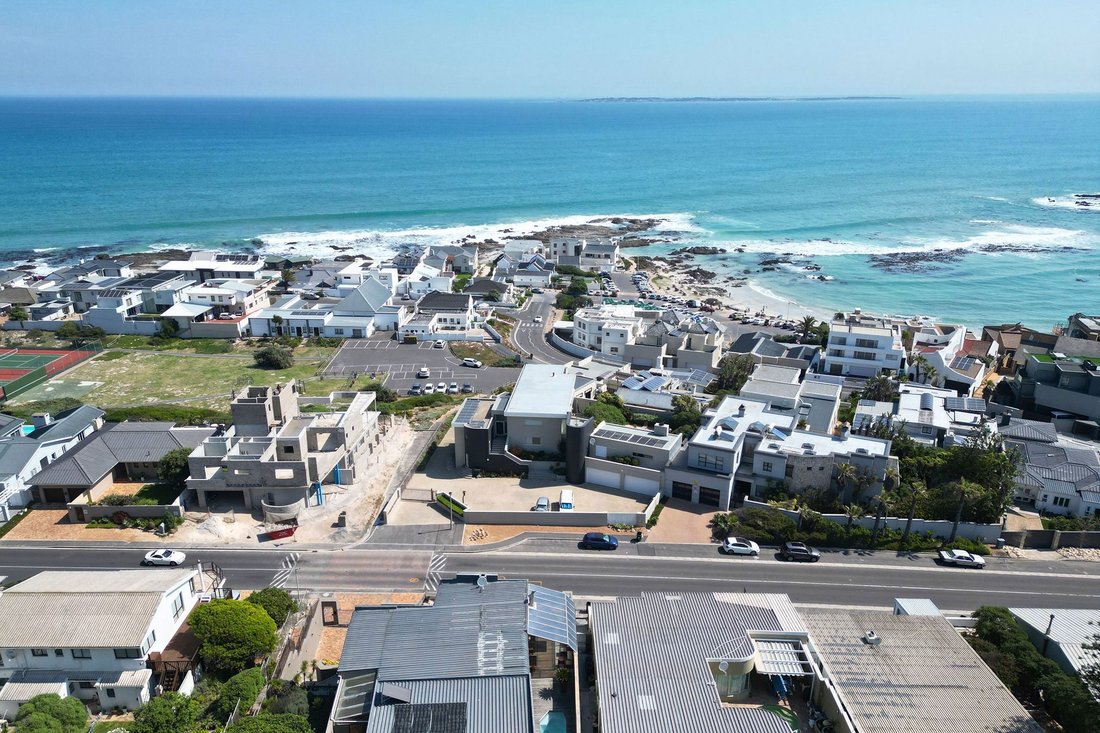 House in Table View, Blaauwberg, Cape Town 4 - 19038966