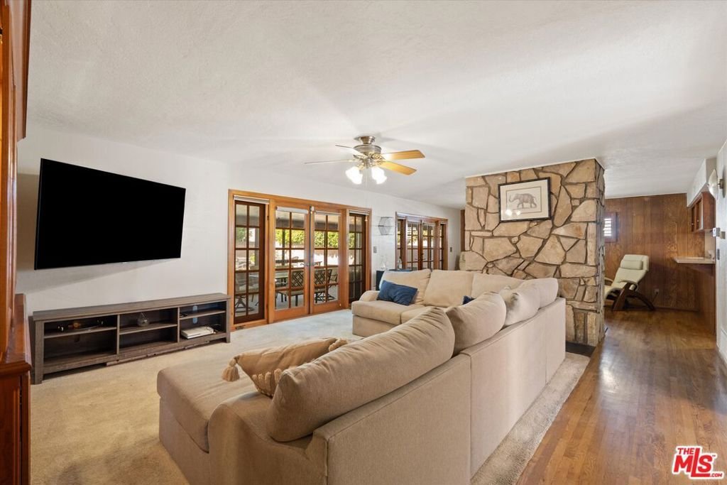 House in Signal Hill, California, United States 5 - 19039163