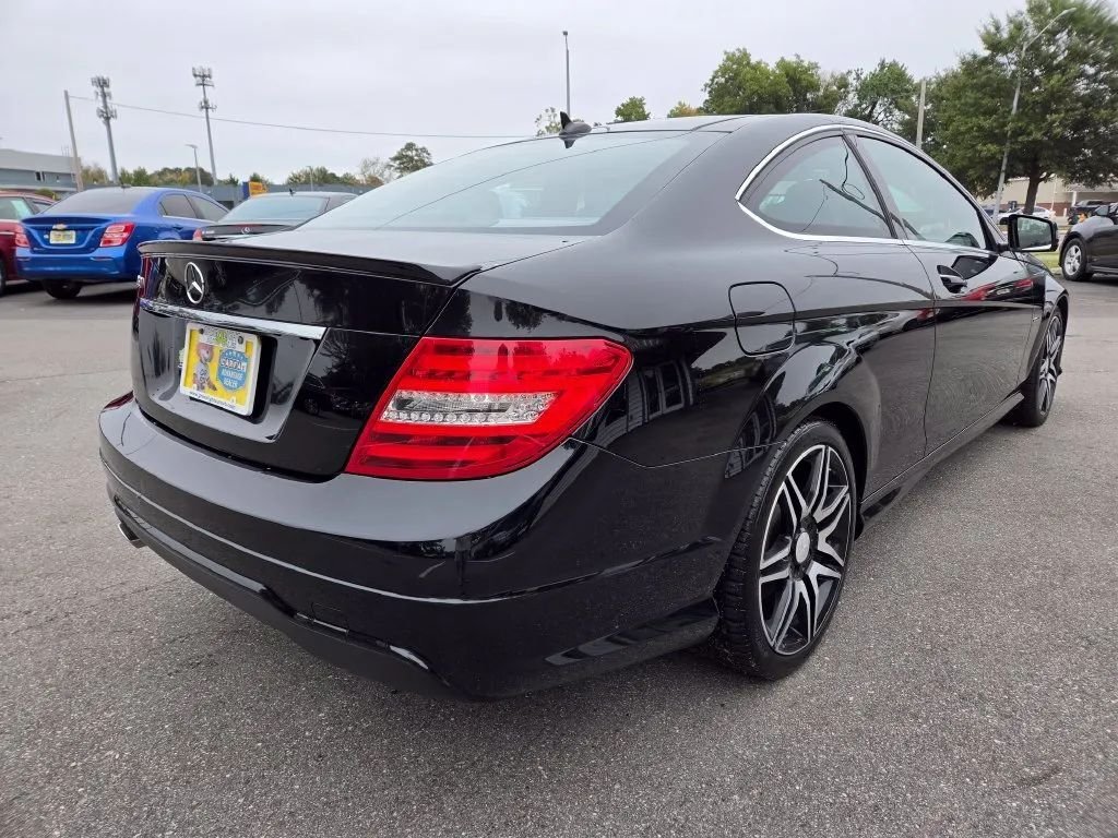 Coupe in Virginia Beach, VA, United States 5 - 19040702