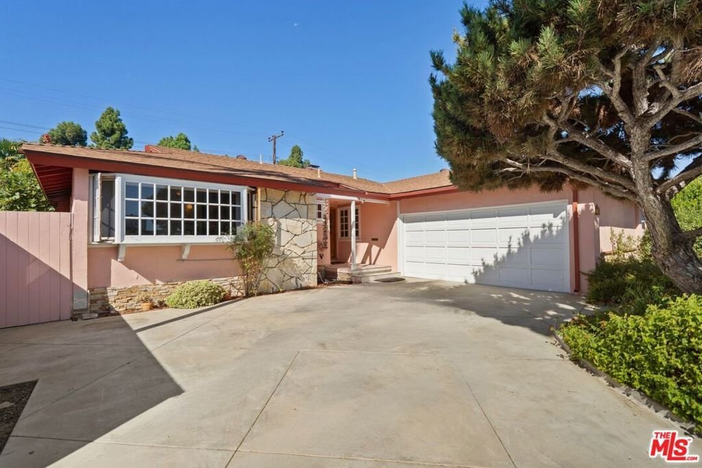House in Signal Hill, California, United States 2 - 19039163