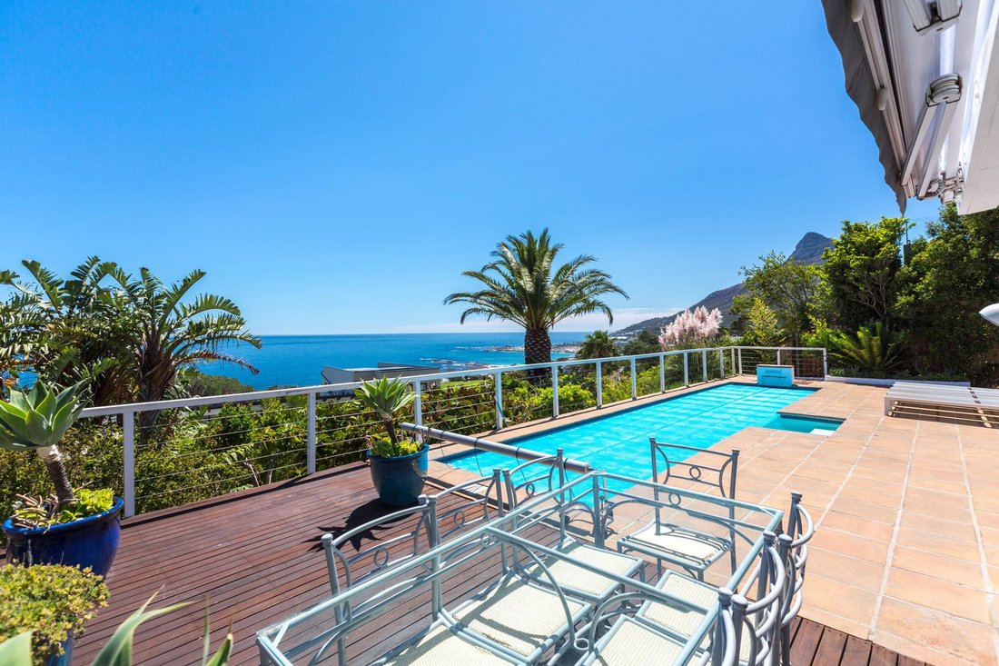 House in Camps Bay, Atlantic Seaboard, Cape Town 1 - 19038956