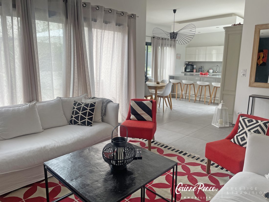 Villa in Camplanier, Nimes, France 2 - 19040230