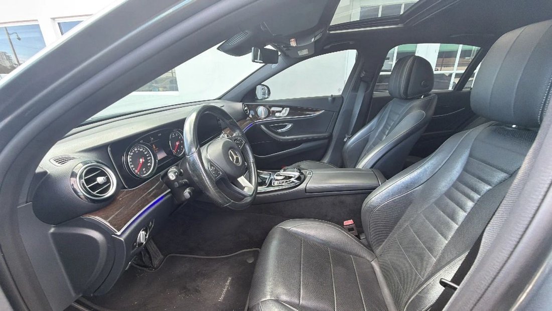Sedan in Boynton Beach, FL, United States 5 - 19040675