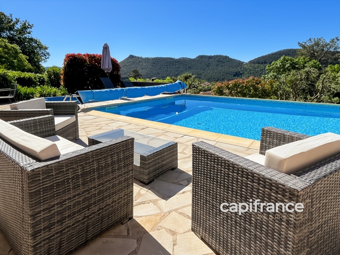 Villa in Bagnols-en-Forêt, Provence-Alpes-Côte d'Azur, France 3 - 19037244