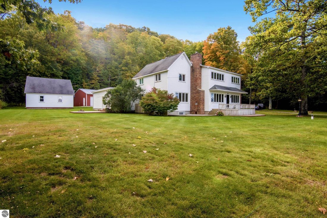 House in Traverse City, Michigan, United States 2 - 19040181