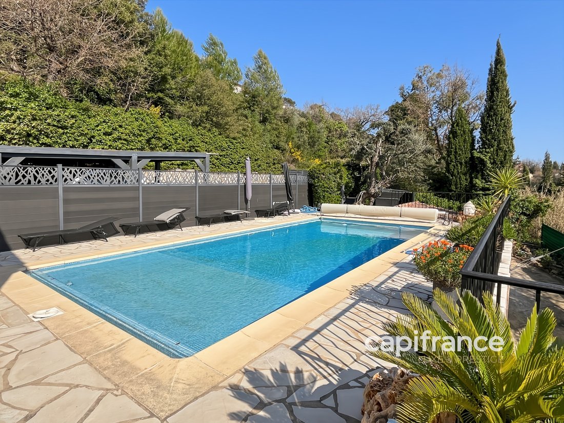 Villa a Bagnols-en-Forêt, Provenza-Alpi-Costa Azzurra, Francia 2 - 19037370